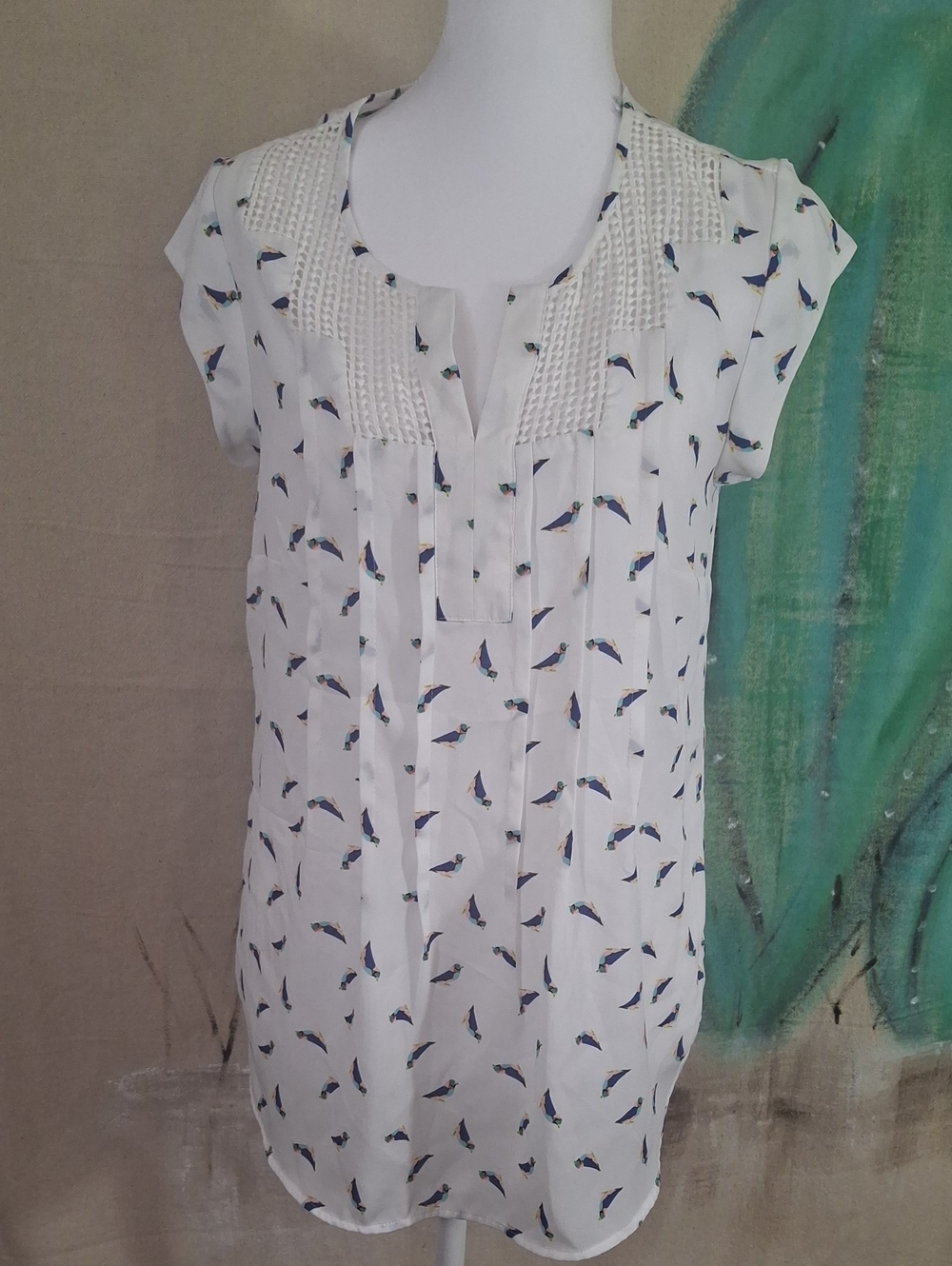 Daniel RAINN Top M White Bird Print Cap Sleeve Blouse